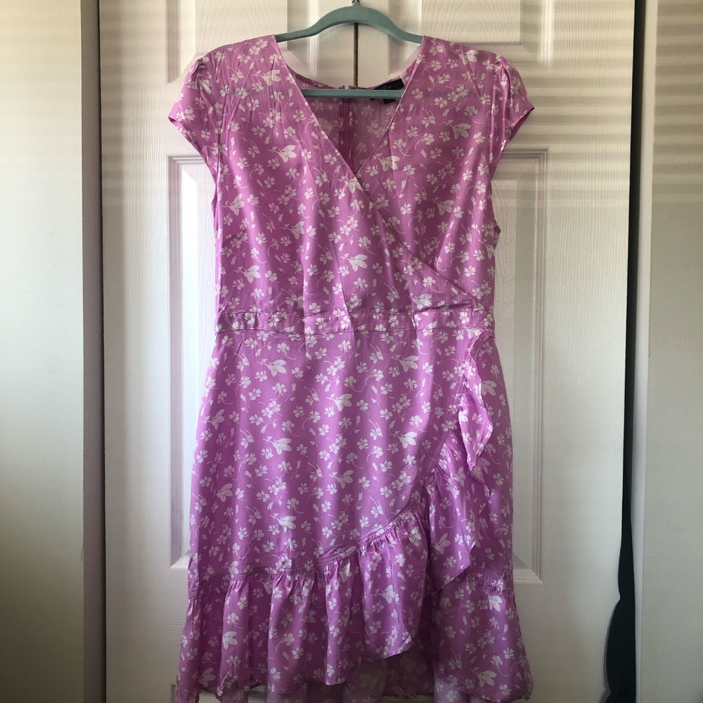 J. Crew Ruffle-front mini dress in soft rayon bubblegum floral Sz 12 J039-12 - Picture 2 of 9